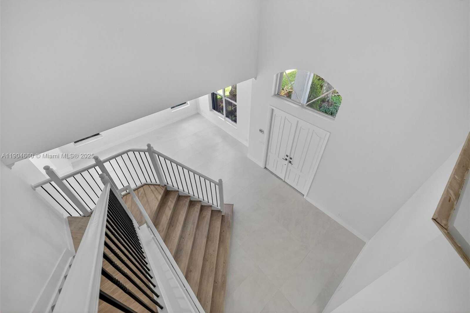 Small Image of 1781 HARBOR POINTE CIR, Weston Number 24