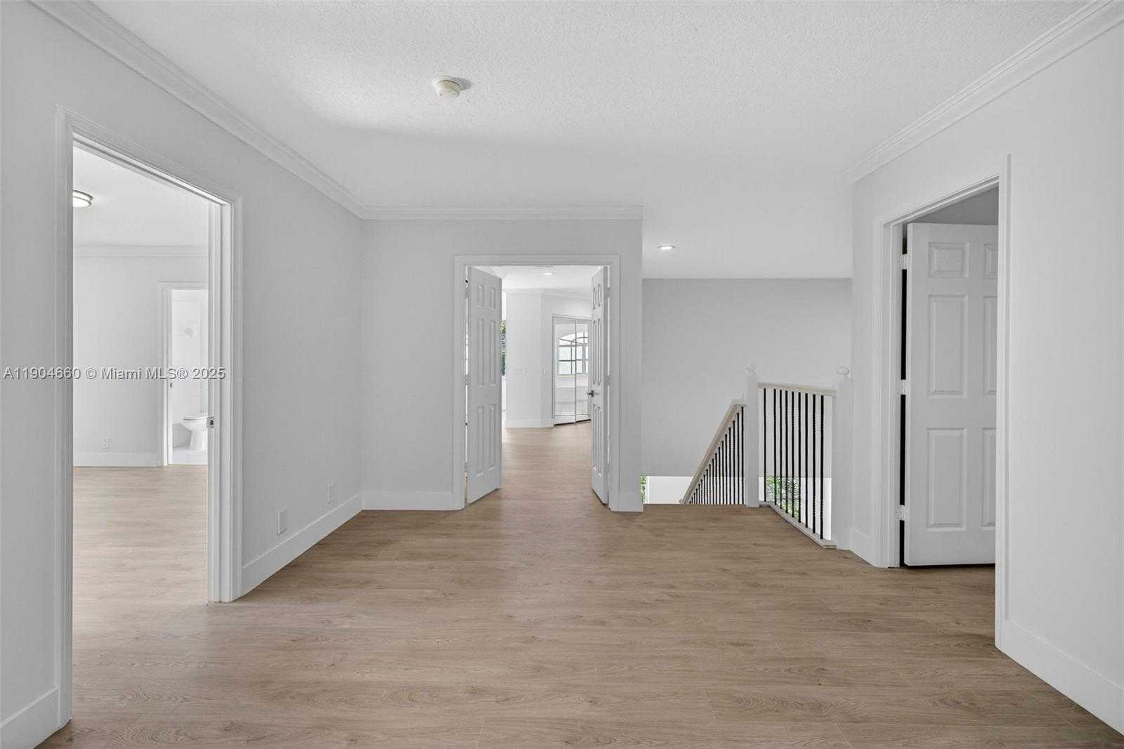 Small Image of 1781 HARBOR POINTE CIR, Weston Number 25