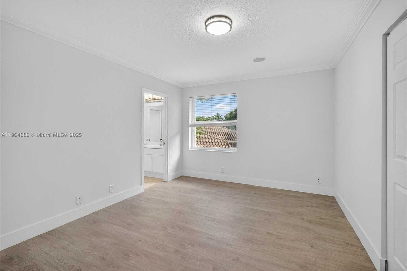 Small Image of 1781 HARBOR POINTE CIR, Weston Number 26