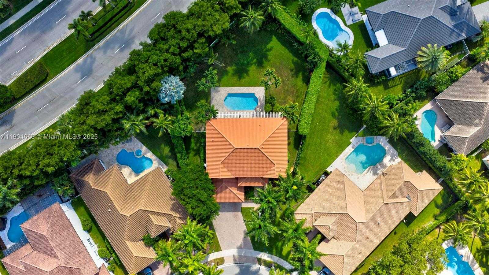 Small Image of 1781 HARBOR POINTE CIR, Weston Number 39