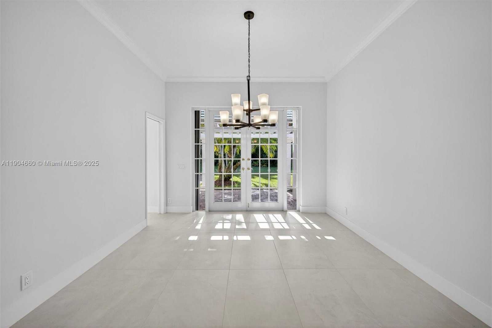 Small Image of 1781 HARBOR POINTE CIR, Weston Number 5