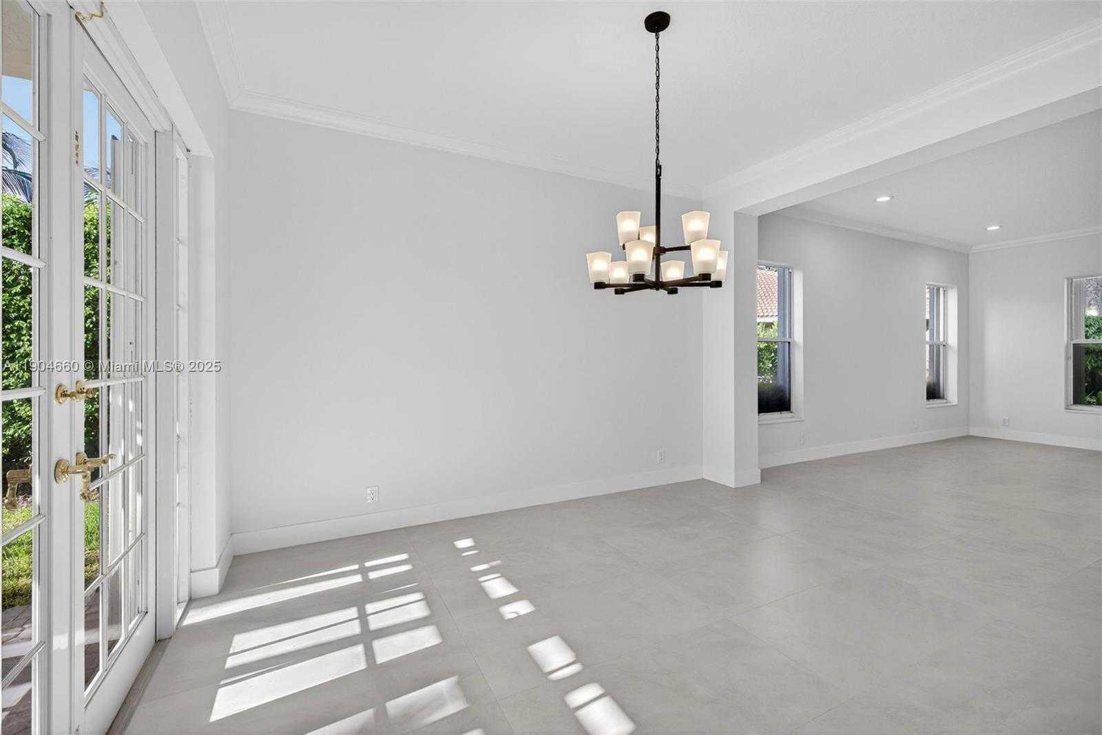 Small Image of 1781 HARBOR POINTE CIR, Weston Number 6