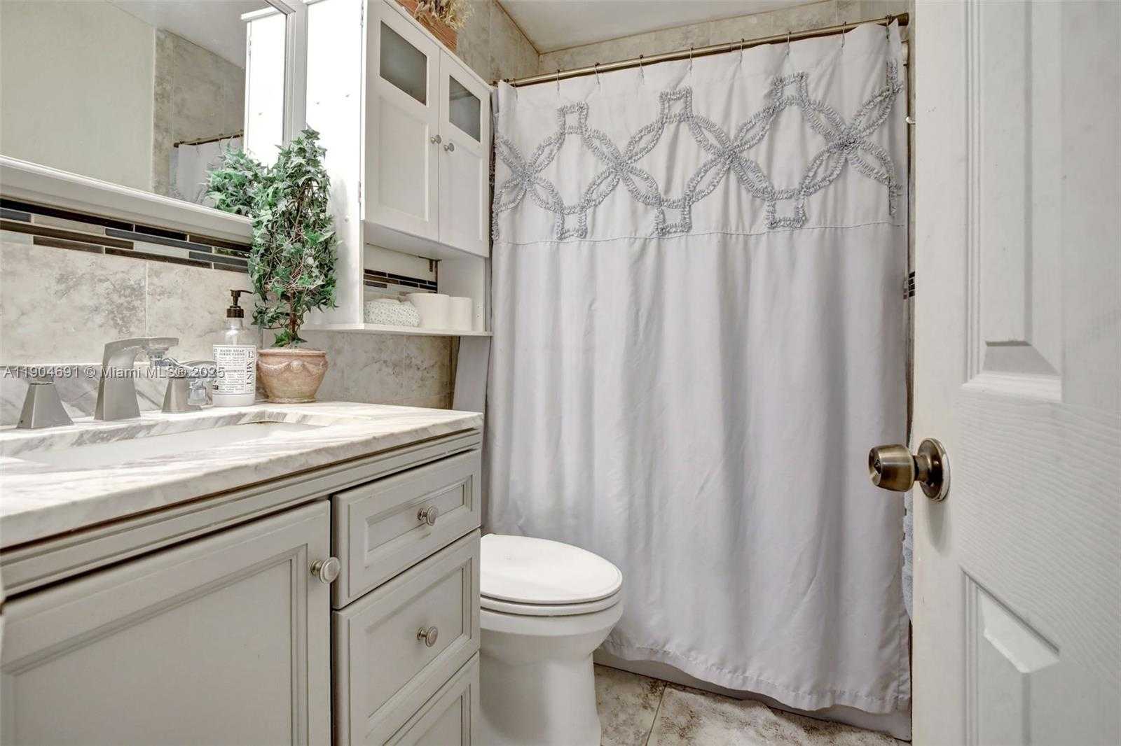 Small Image of 421 NORTH WEST 77TH WAY, Pembroke Pines Number 14