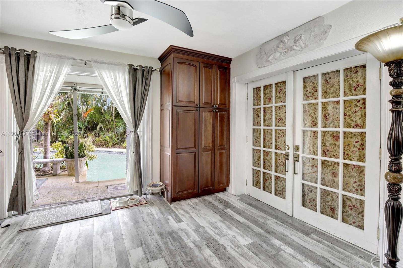 Small Image of 421 NORTH WEST 77TH WAY, Pembroke Pines Number 18