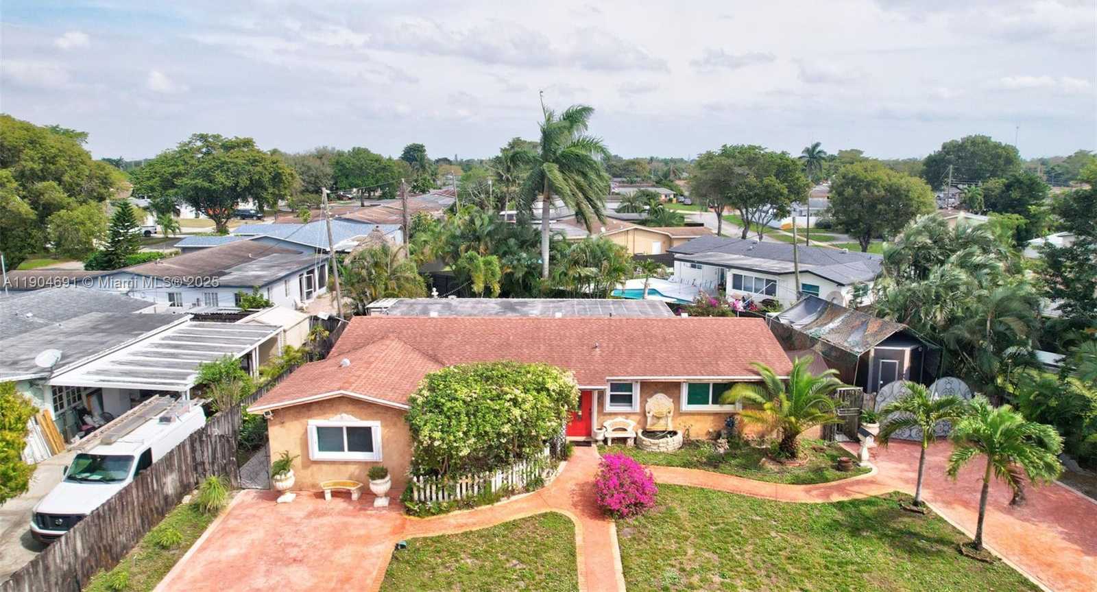 Small Image of 421 NORTH WEST 77TH WAY, Pembroke Pines Number 5