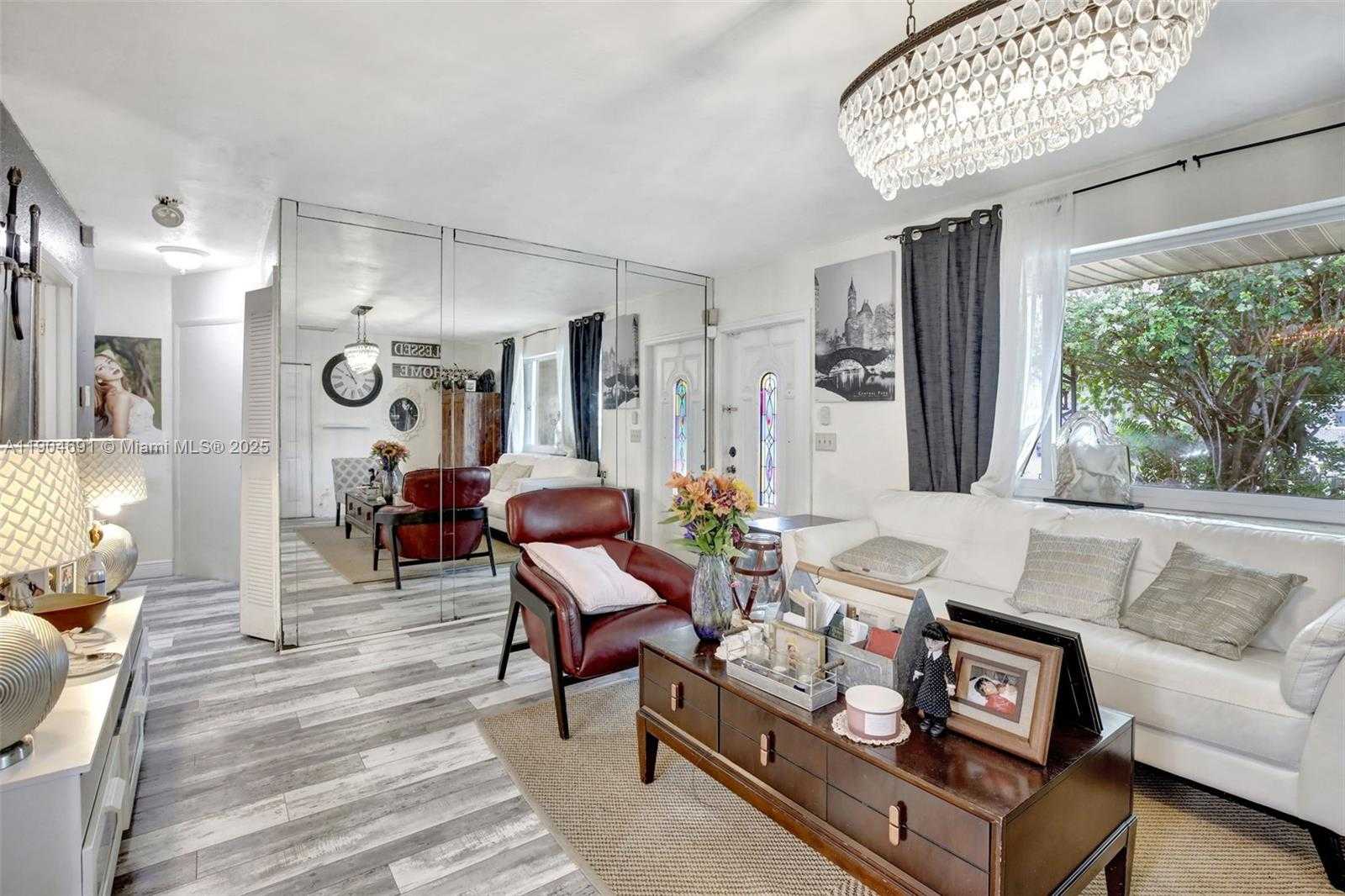 Small Image of 421 NORTH WEST 77TH WAY, Pembroke Pines Number 9