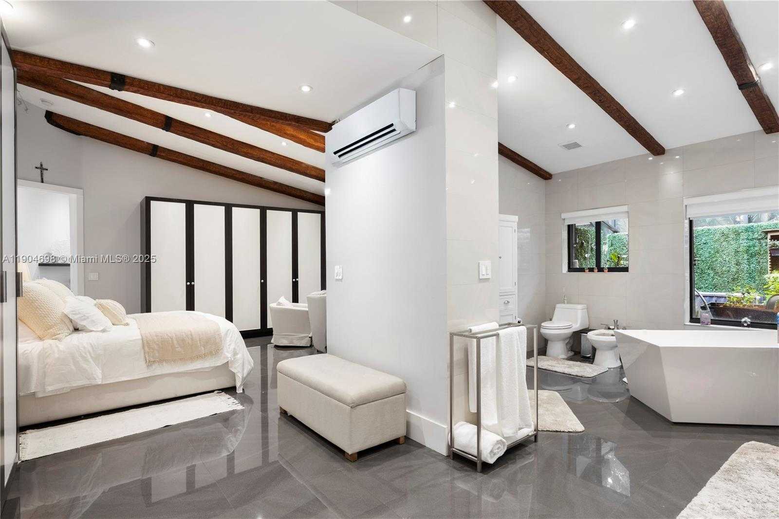 Small Image of 9320 NORTH WEST 48TH DORAL TER, Doral Number 22