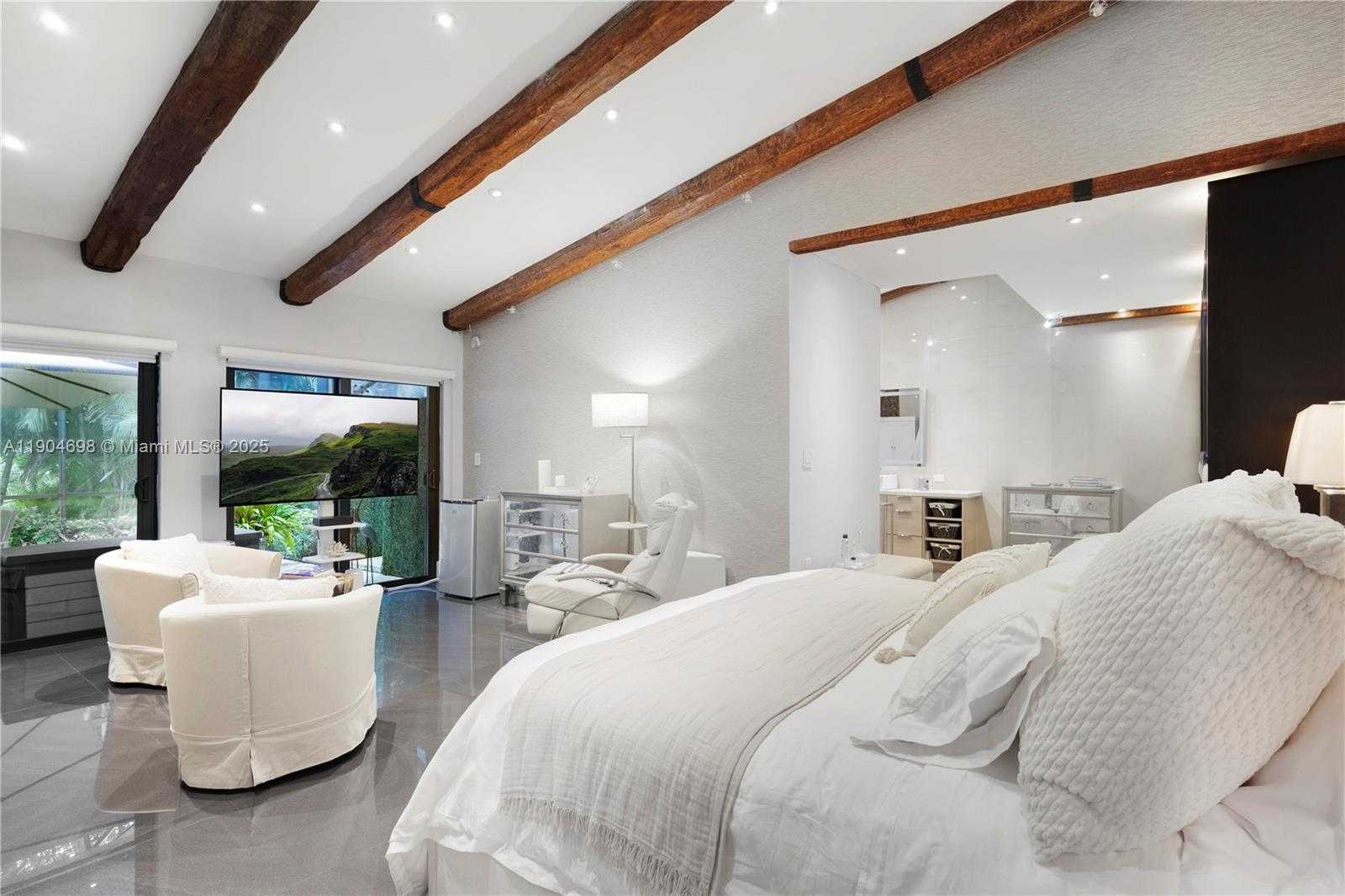 Small Image of 9320 NORTH WEST 48TH DORAL TER, Doral Number 24