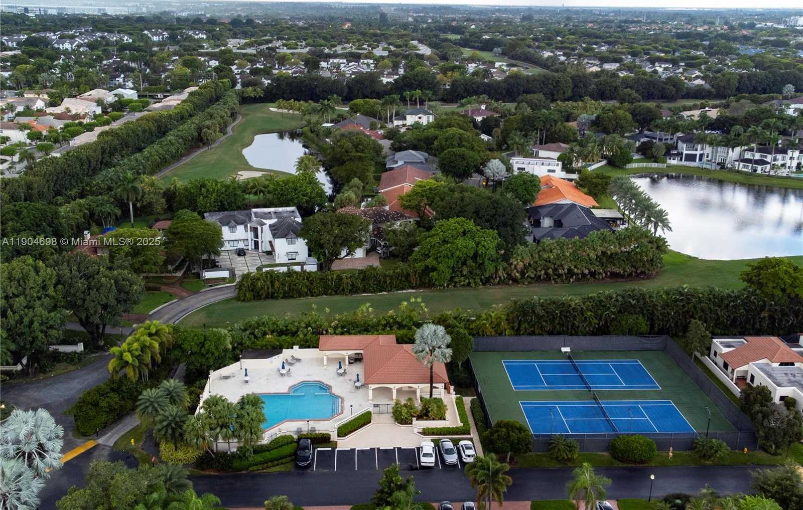 Small Image of 9320 NORTH WEST 48TH DORAL TER, Doral Number 5