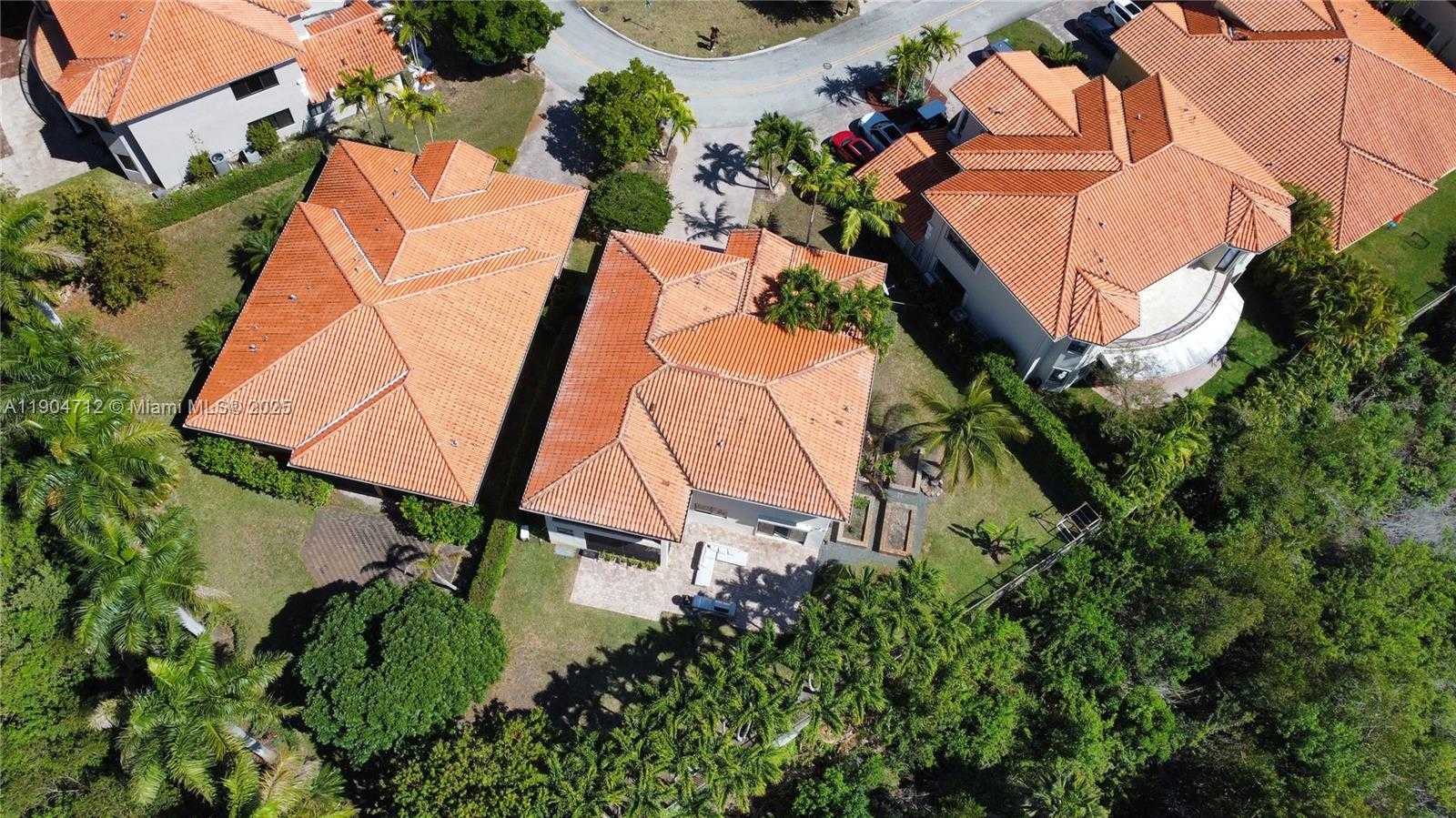 Small Image of 18704 SOUTH WEST 76TH CT, Cutler Bay Number 3