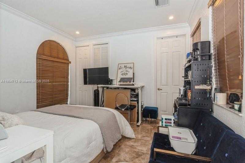 Small Image of 18704 SOUTH WEST 76TH CT, Cutler Bay Number 38