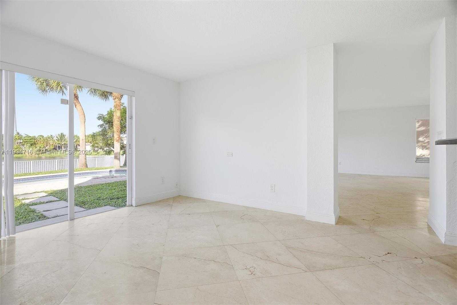 Small Image of 4628 SOUTH WEST 125TH LN, Miramar Number 12