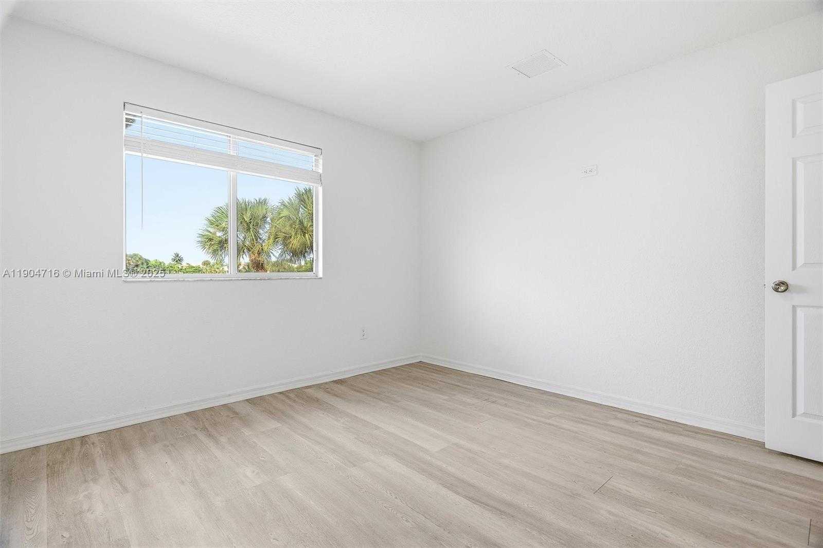 Small Image of 4628 SOUTH WEST 125TH LN, Miramar Number 22