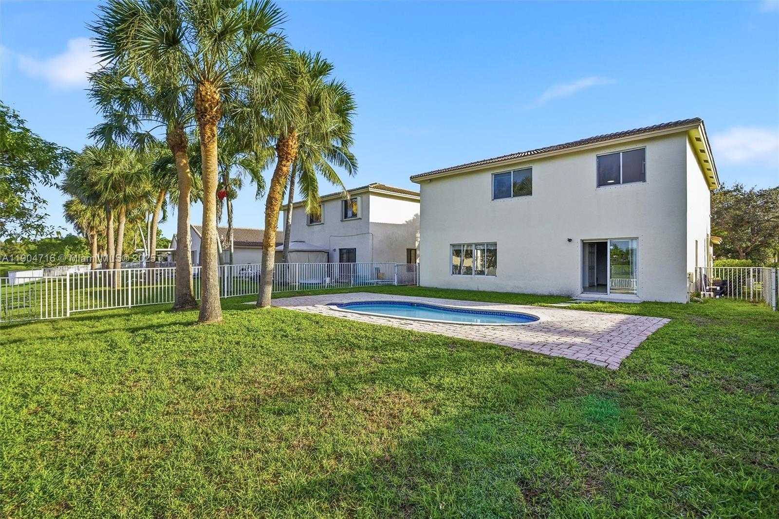Small Image of 4628 SOUTH WEST 125TH LN, Miramar Number 36