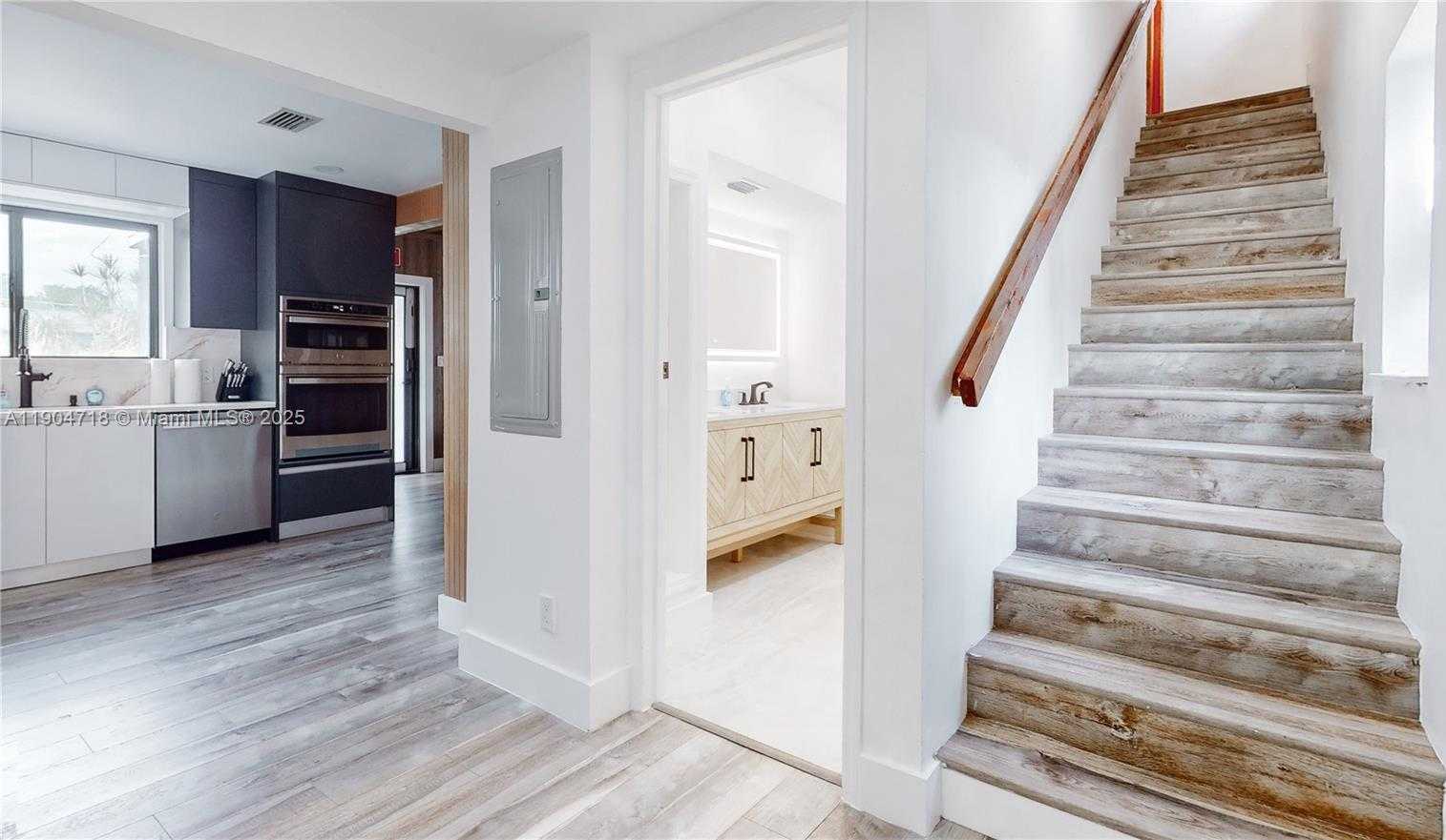 Small Image of 2525 GARFIELD ST, Hollywood Number 10