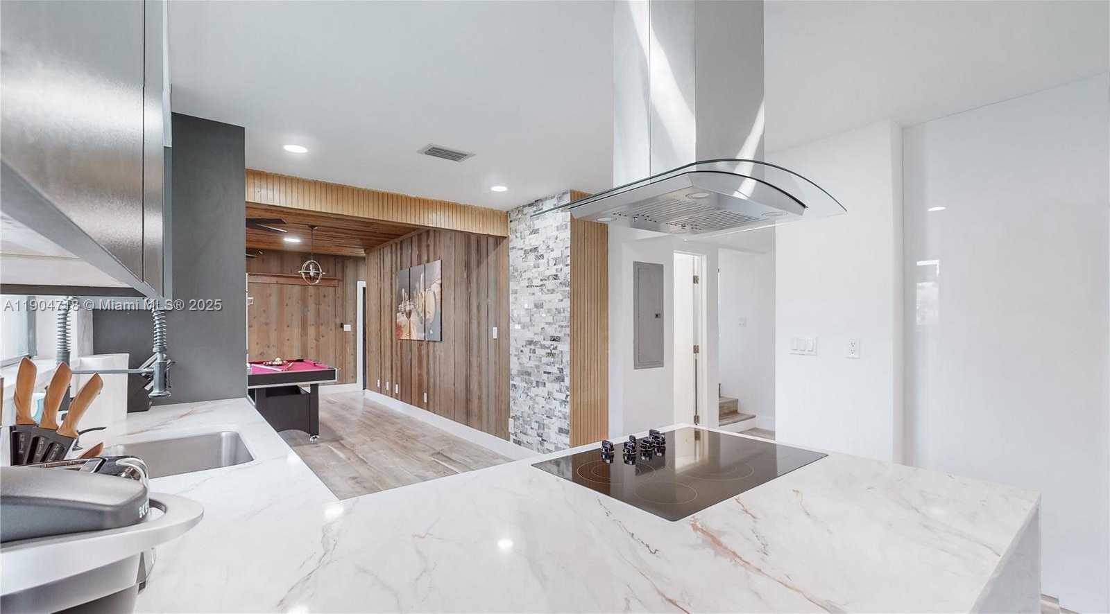 Small Image of 2525 GARFIELD ST, Hollywood Number 13