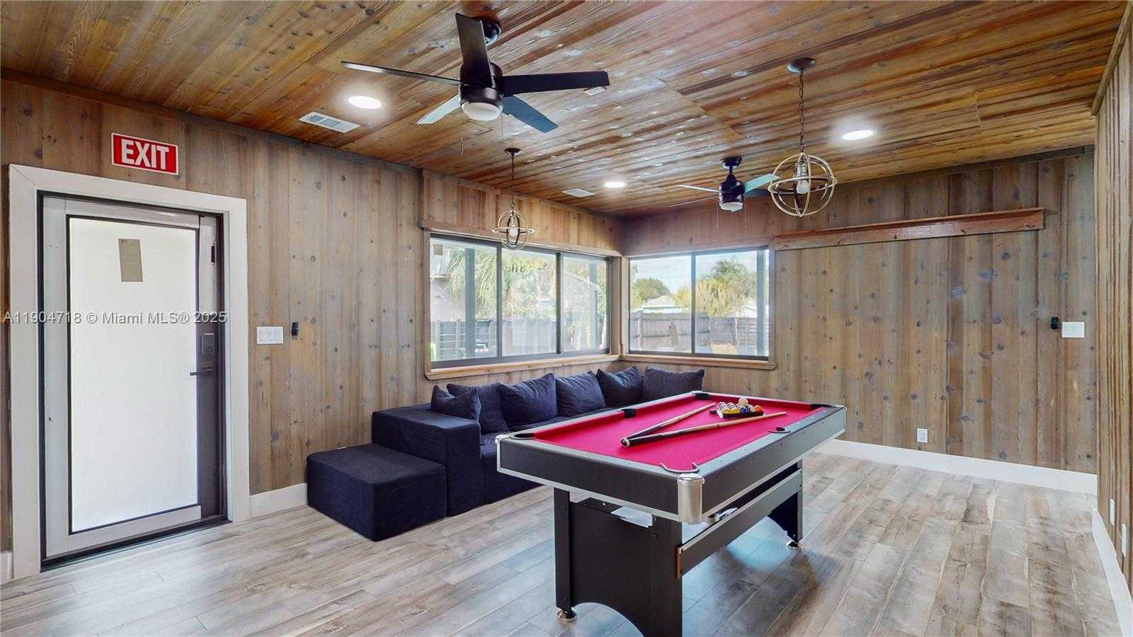 Small Image of 2525 GARFIELD ST, Hollywood Number 14