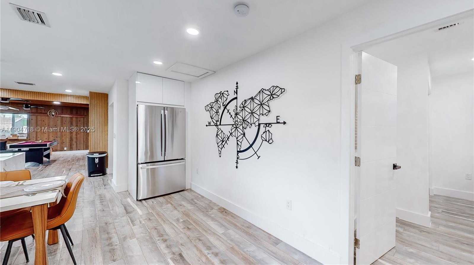 Small Image of 2525 GARFIELD ST, Hollywood Number 18