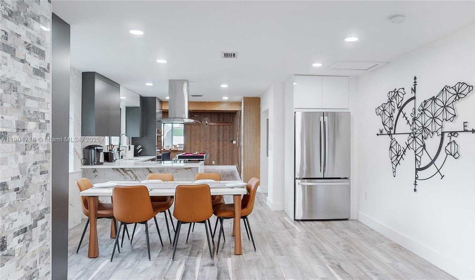 Small Image of 2525 GARFIELD ST, Hollywood Number 19