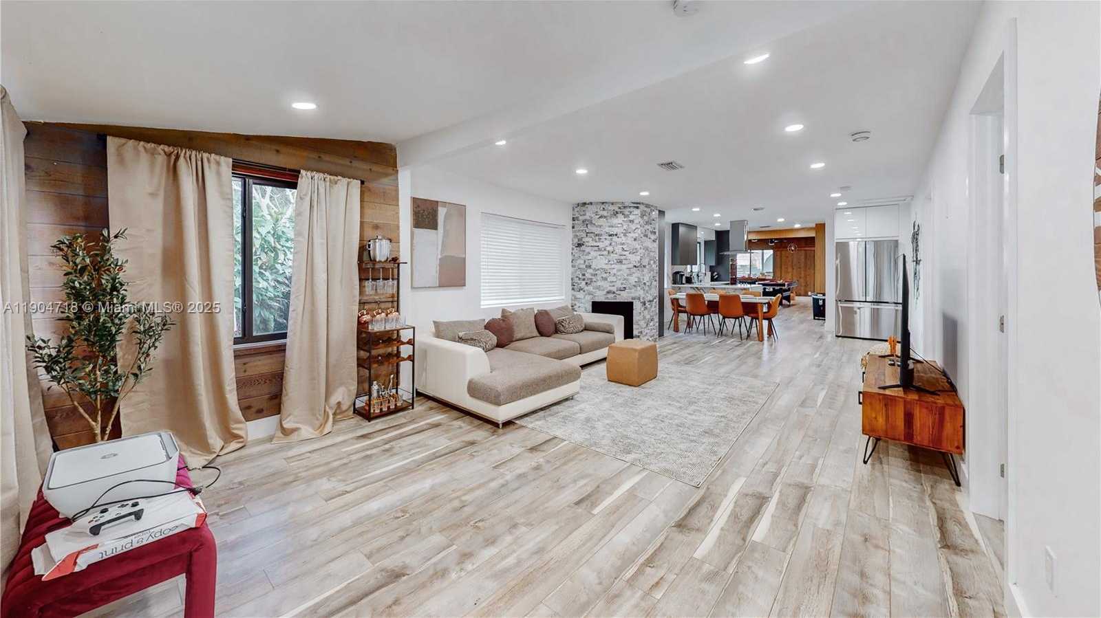 Small Image of 2525 GARFIELD ST, Hollywood Number 25