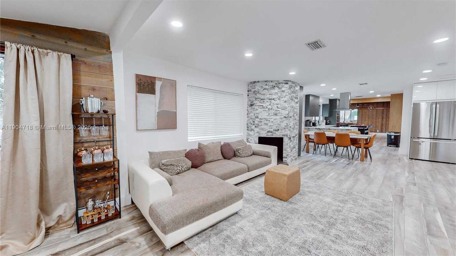 Small Image of 2525 GARFIELD ST, Hollywood Number 26