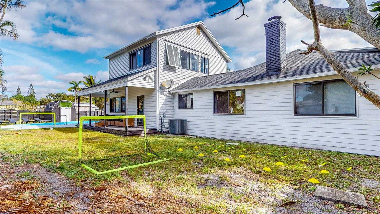 Small Image of 2525 GARFIELD ST, Hollywood Number 33