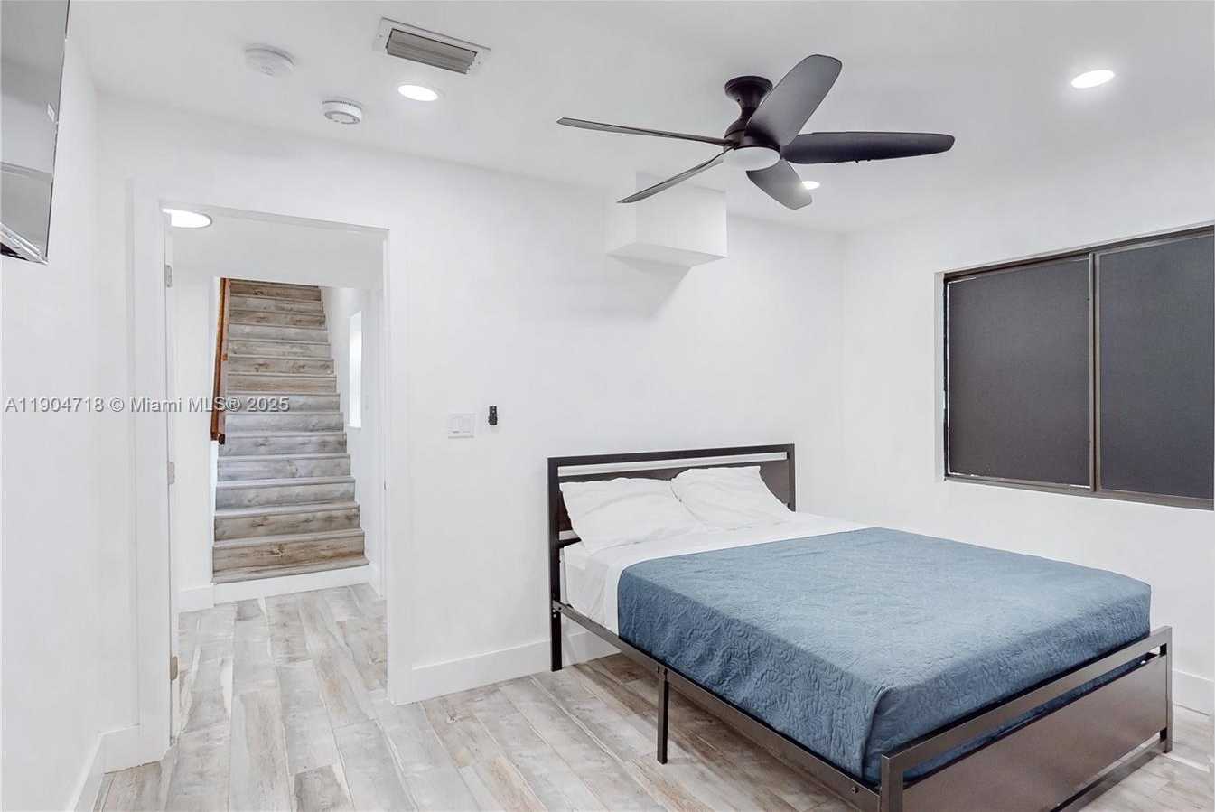 Small Image of 2525 GARFIELD ST, Hollywood Number 40