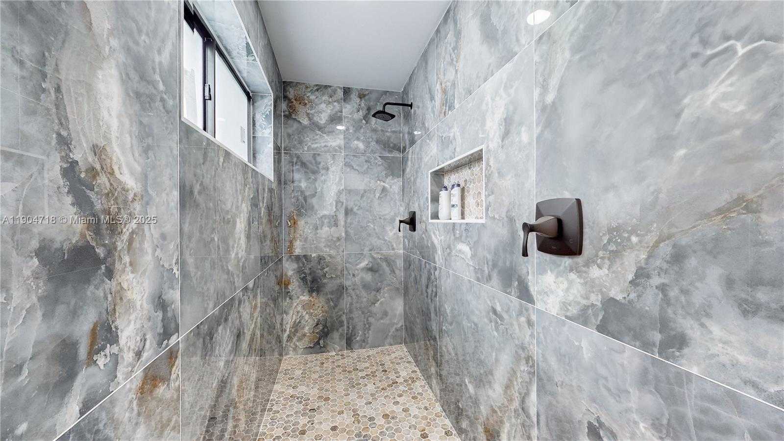 Small Image of 2525 GARFIELD ST, Hollywood Number 45