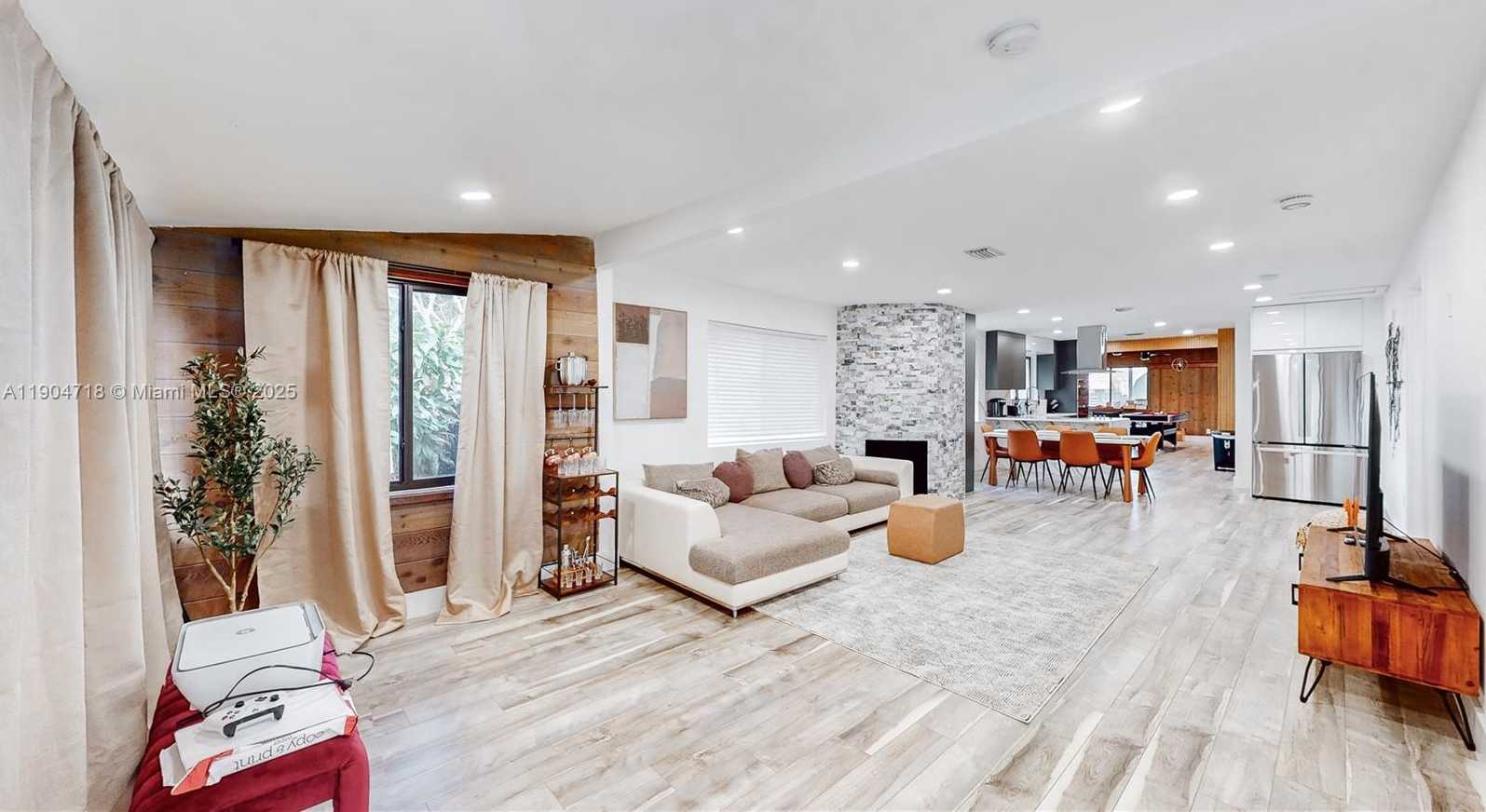 Small Image of 2525 GARFIELD ST, Hollywood Number 50