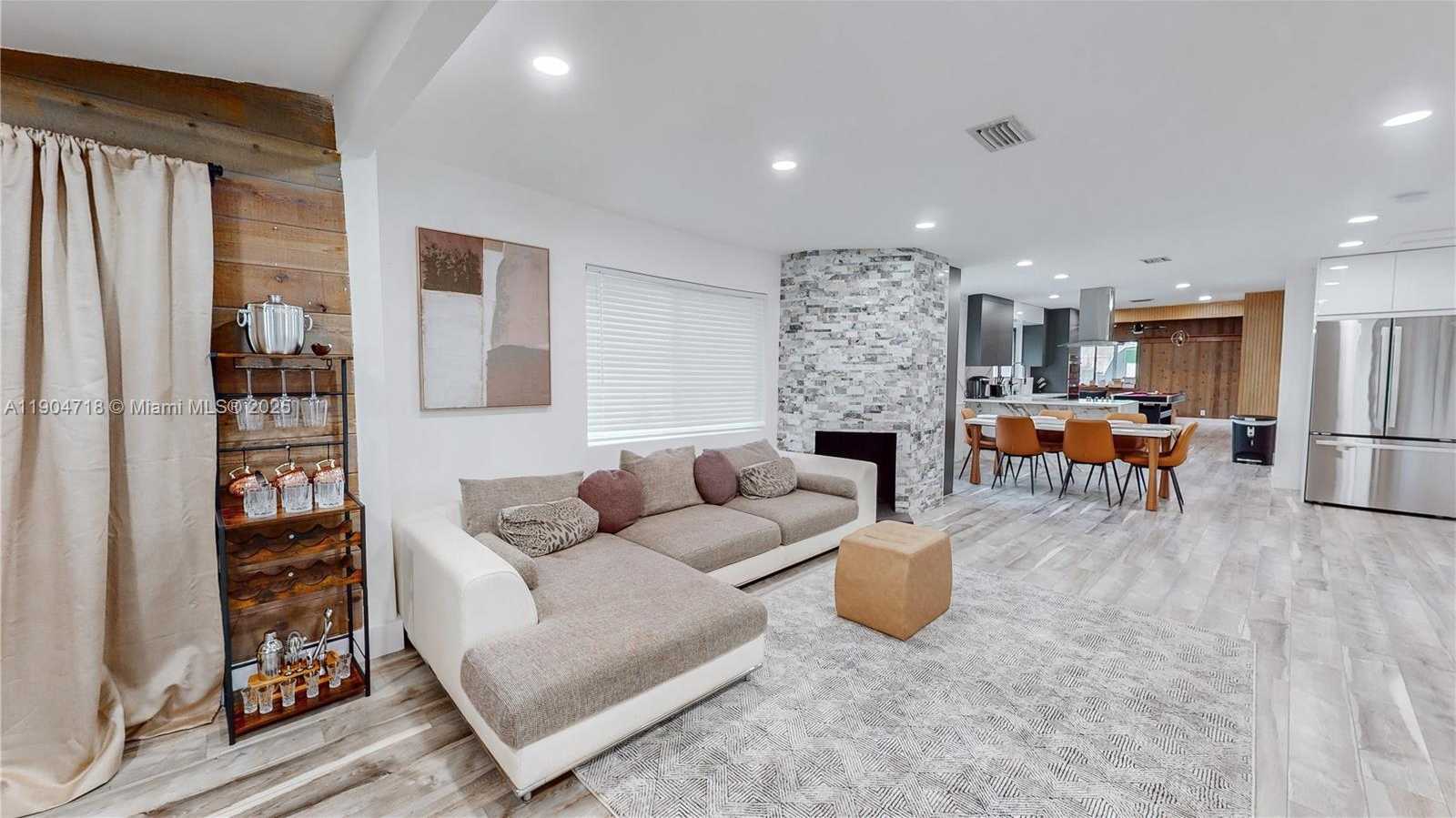 Small Image of 2525 GARFIELD ST, Hollywood Number 54