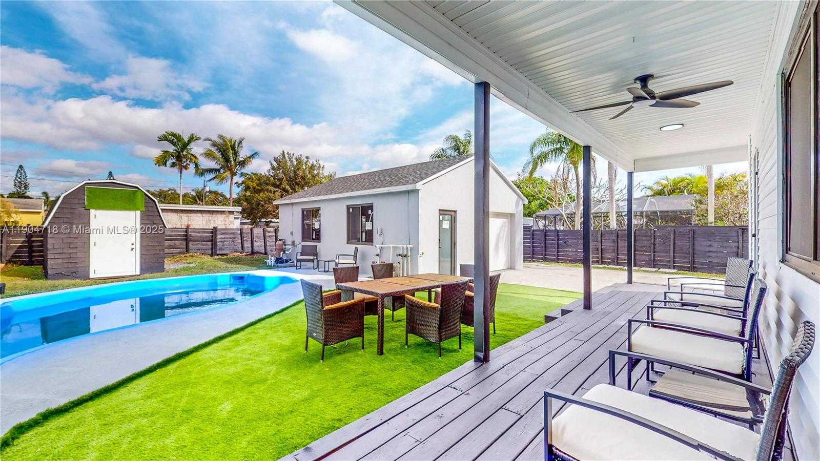 Small Image of 2525 GARFIELD ST, Hollywood Number 8