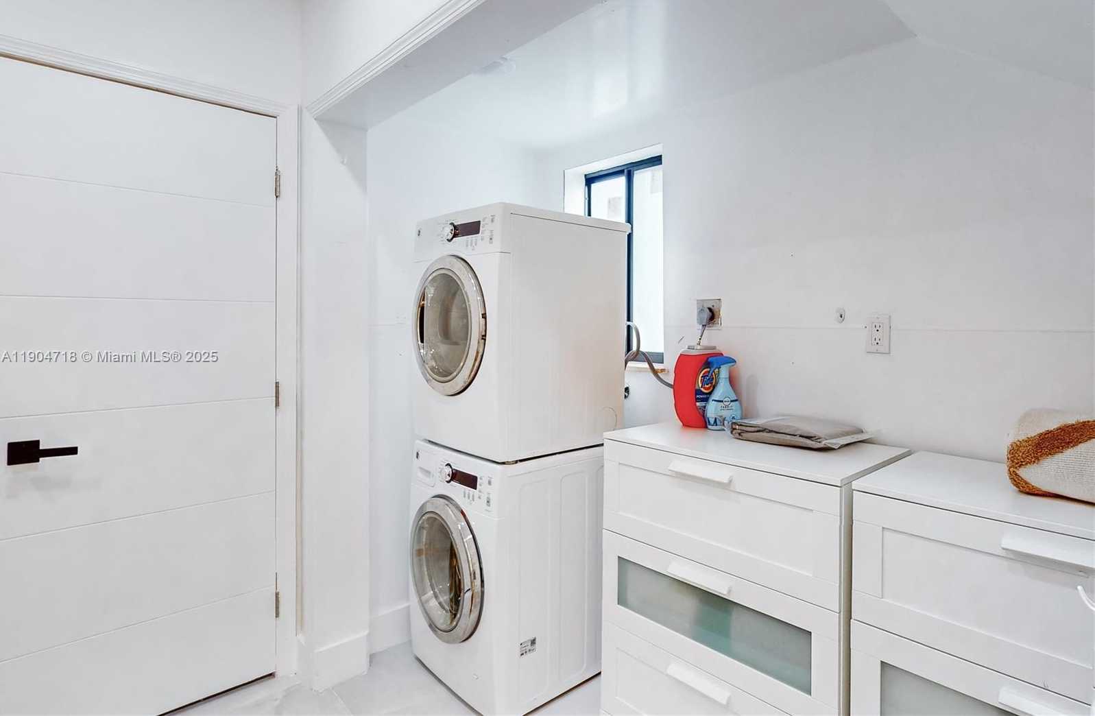 Small Image of 2525 GARFIELD ST, Hollywood Number 9