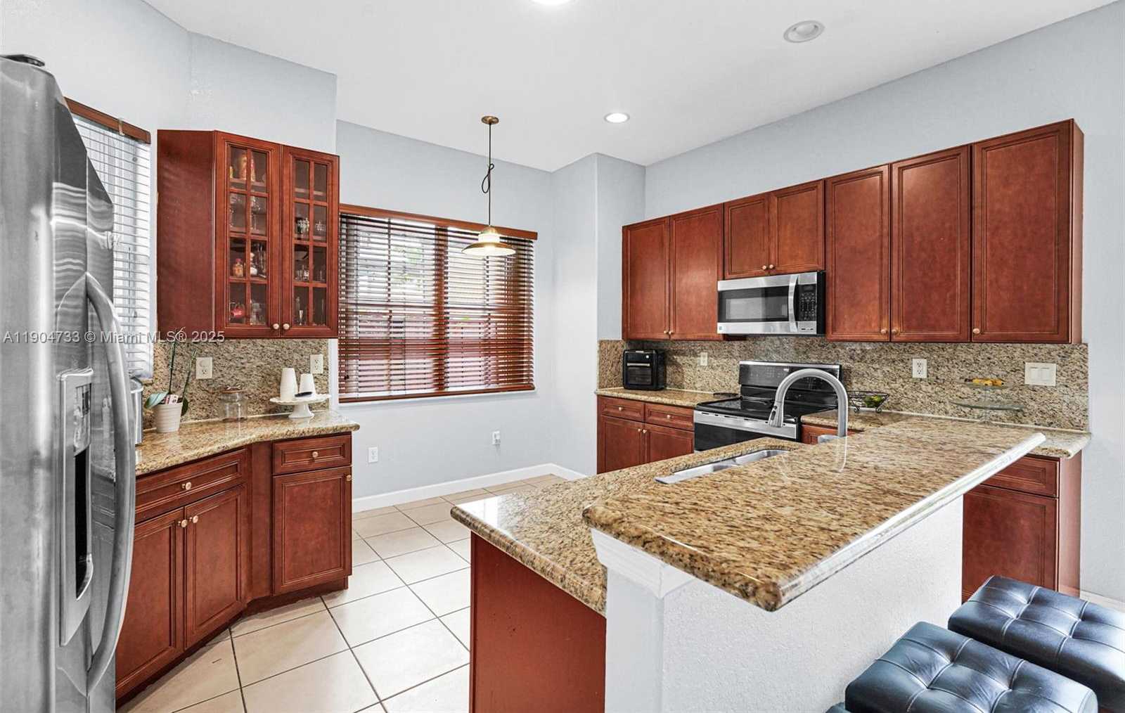 Small Image of 9067 NORTH WEST 182ND TER, Hialeah Number 12