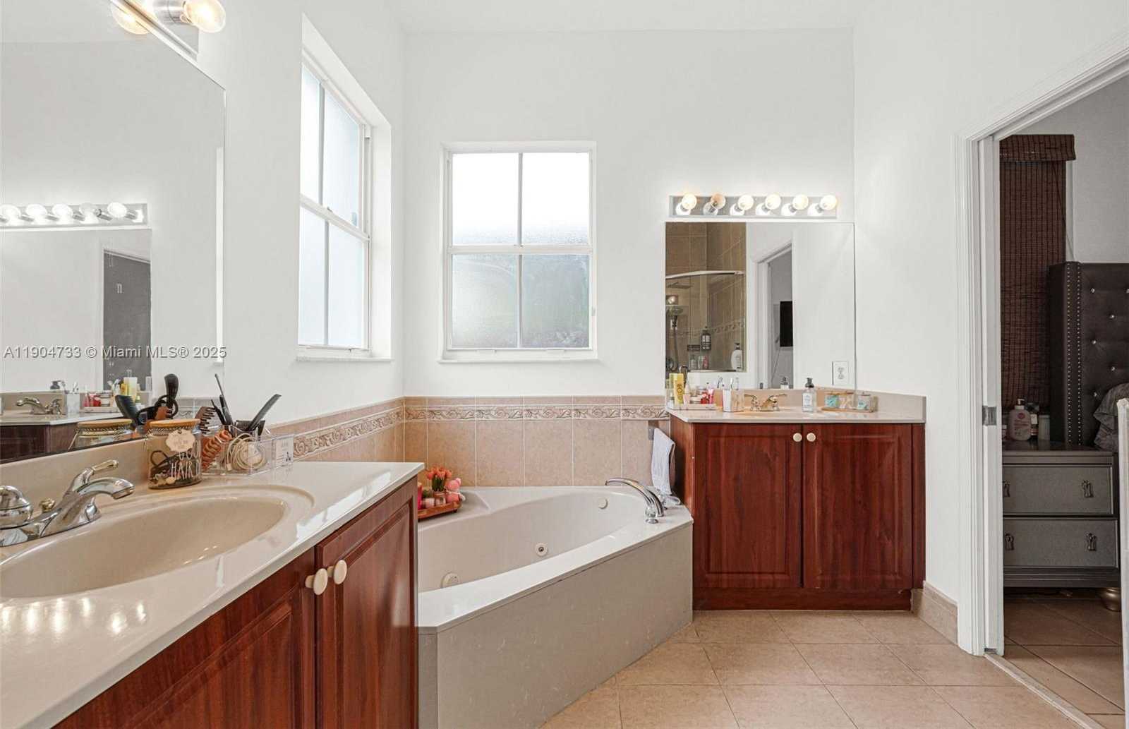 Small Image of 9067 NORTH WEST 182ND TER, Hialeah Number 18