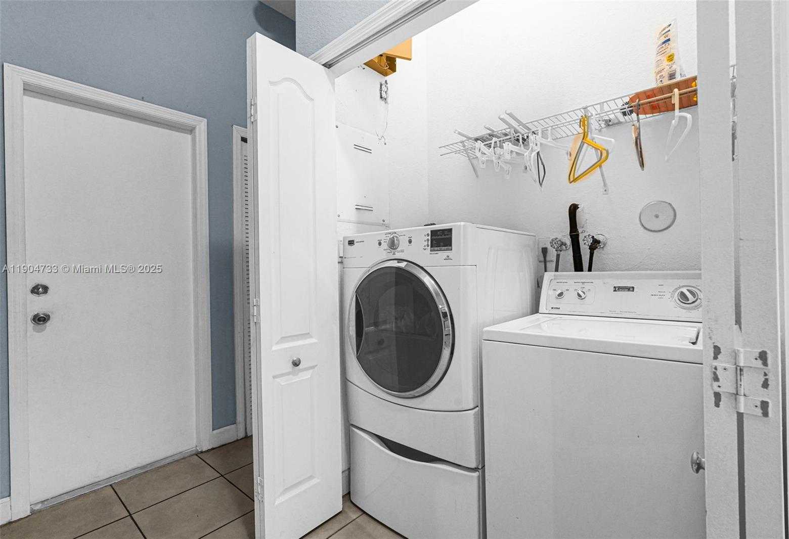 Small Image of 9067 NORTH WEST 182ND TER, Hialeah Number 22