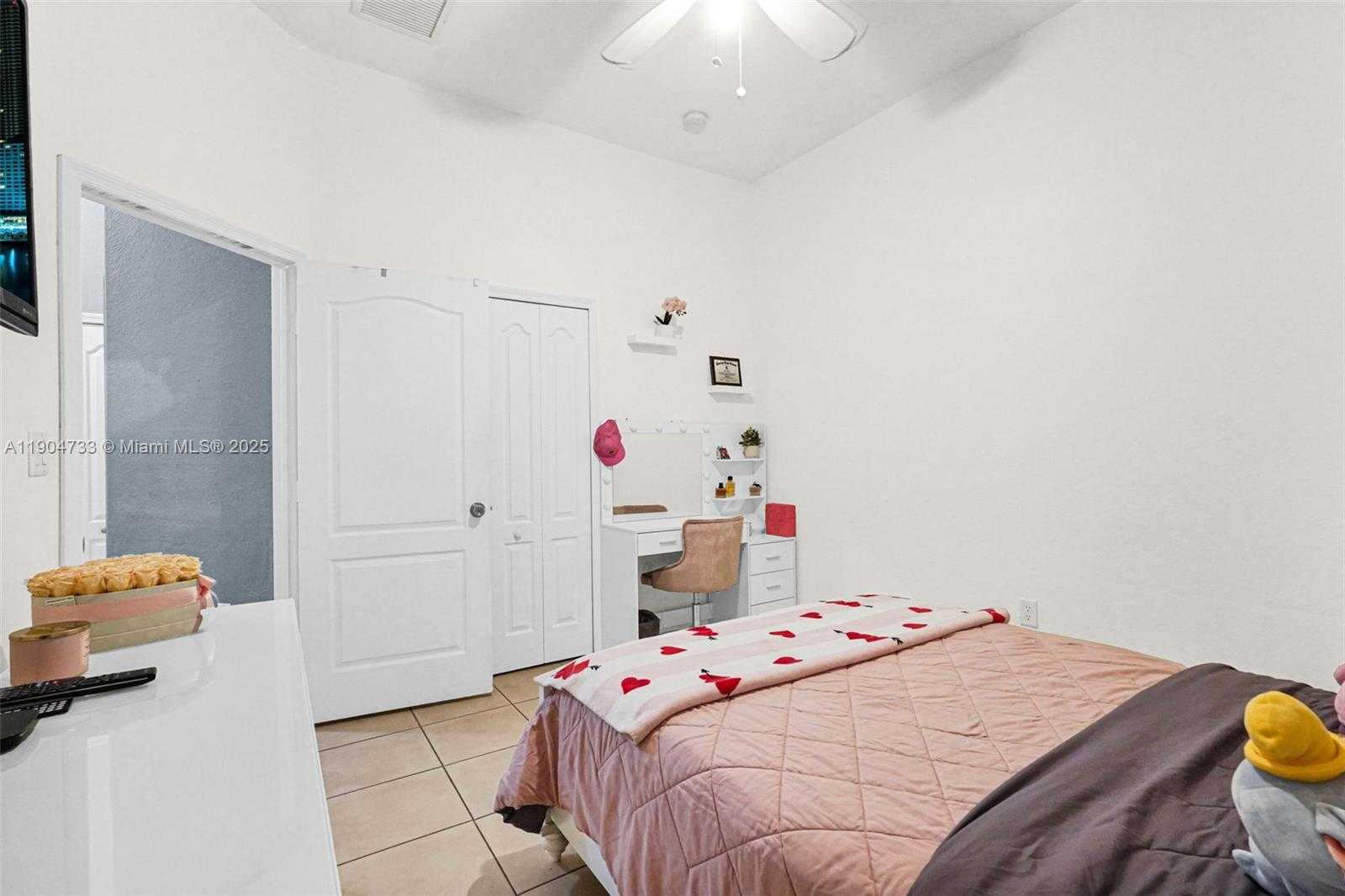 Small Image of 9067 NORTH WEST 182ND TER, Hialeah Number 24