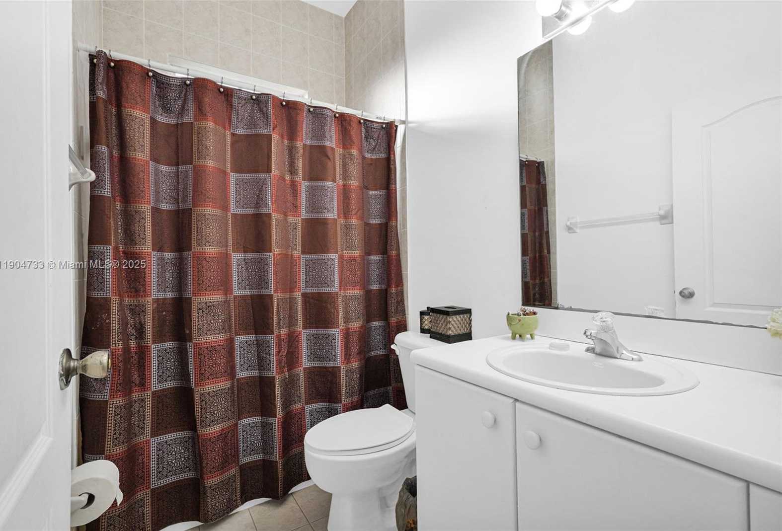 Small Image of 9067 NORTH WEST 182ND TER, Hialeah Number 25