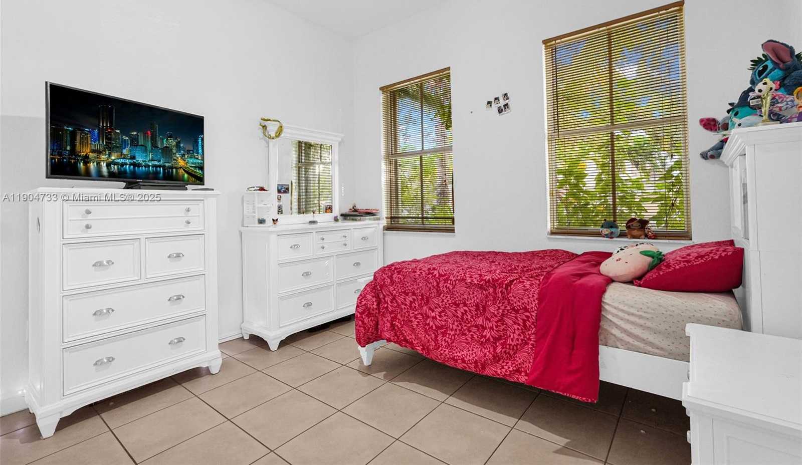 Small Image of 9067 NORTH WEST 182ND TER, Hialeah Number 27