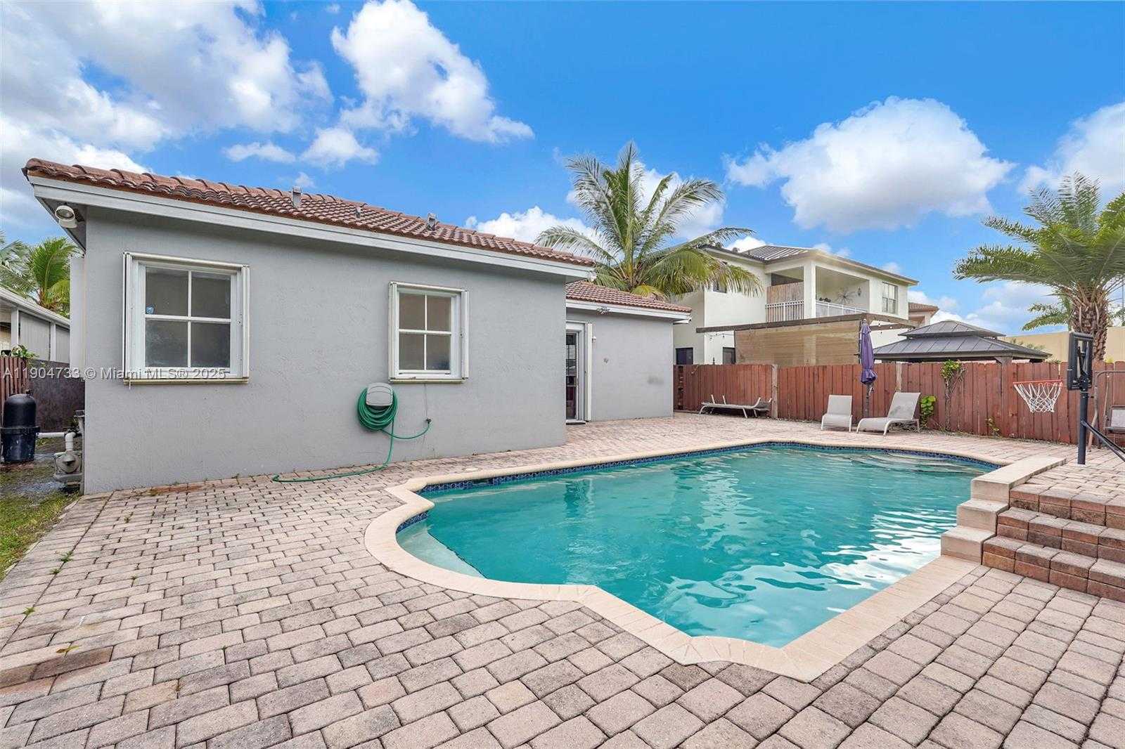 Small Image of 9067 NORTH WEST 182ND TER, Hialeah Number 33