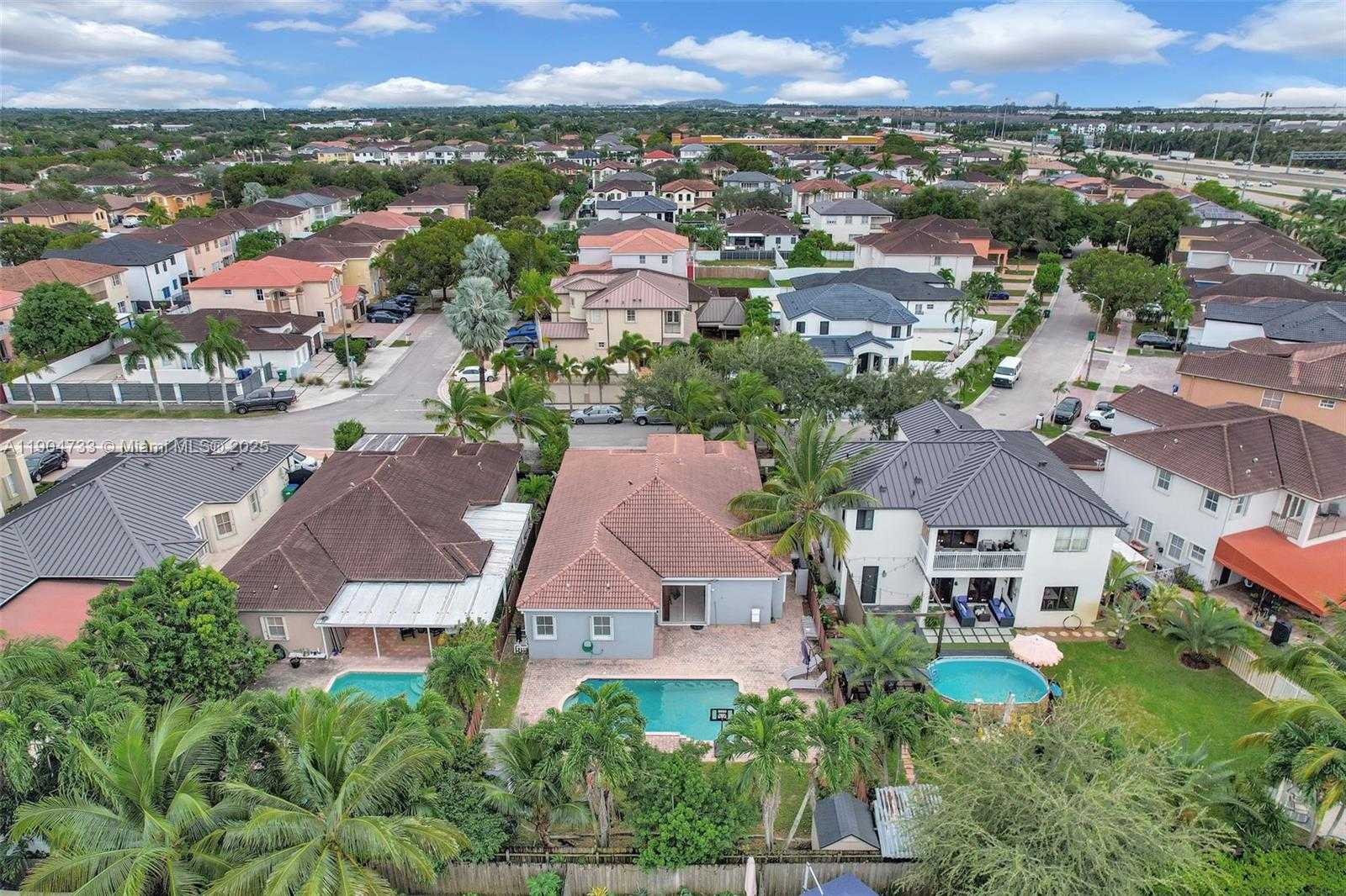 Small Image of 9067 NORTH WEST 182ND TER, Hialeah Number 36