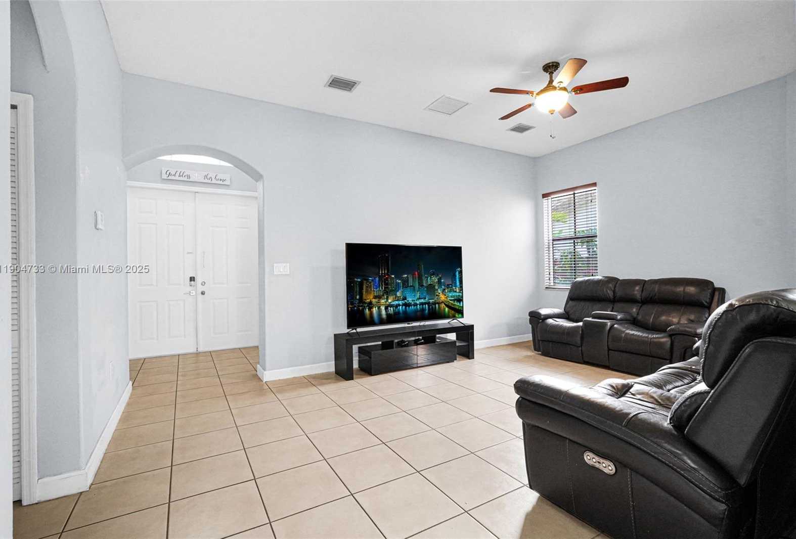 Small Image of 9067 NORTH WEST 182ND TER, Hialeah Number 7