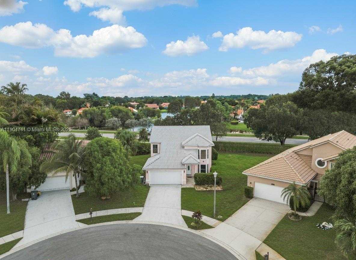 Small Image of 18916 RED CORAL WAY, Boca Raton Number 2