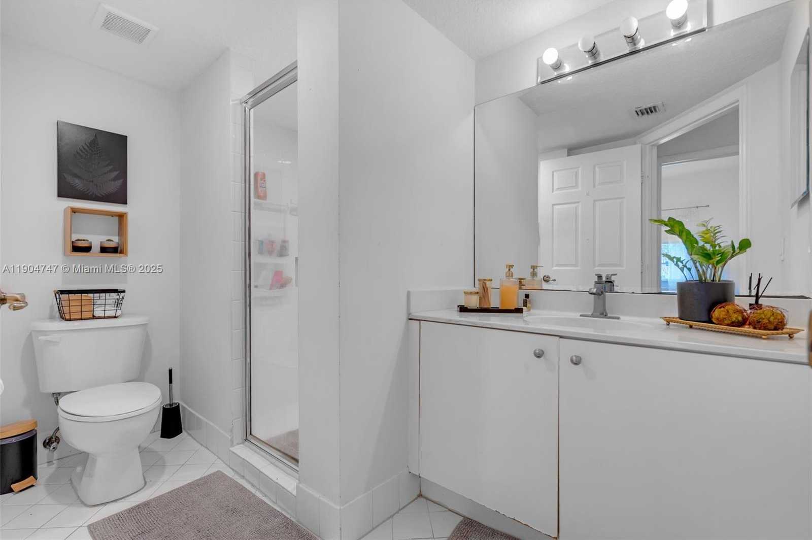 Small Image of 11451 NORTH WEST 68TH TER, Doral Number 19