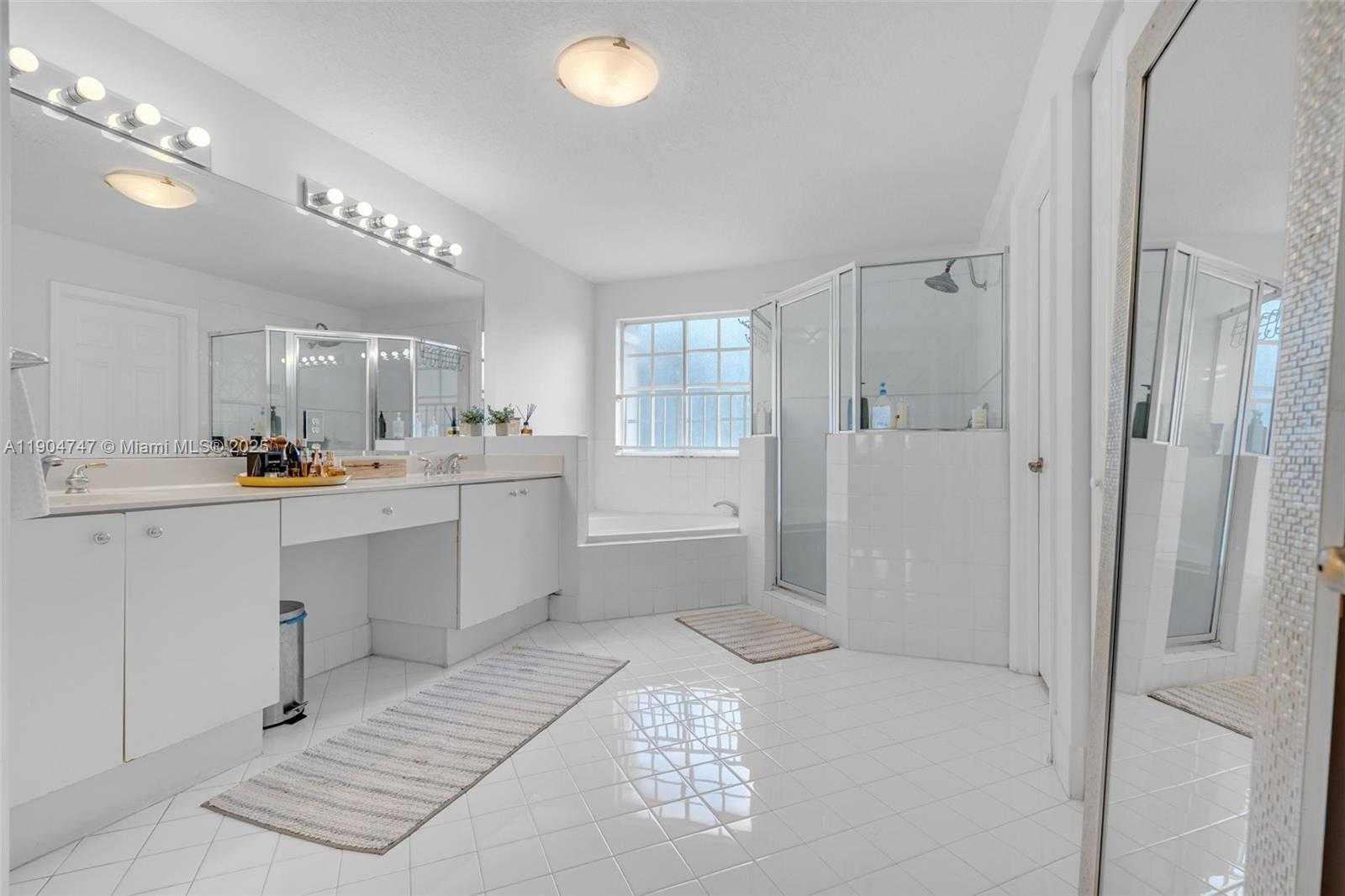 Small Image of 11451 NORTH WEST 68TH TER, Doral Number 31