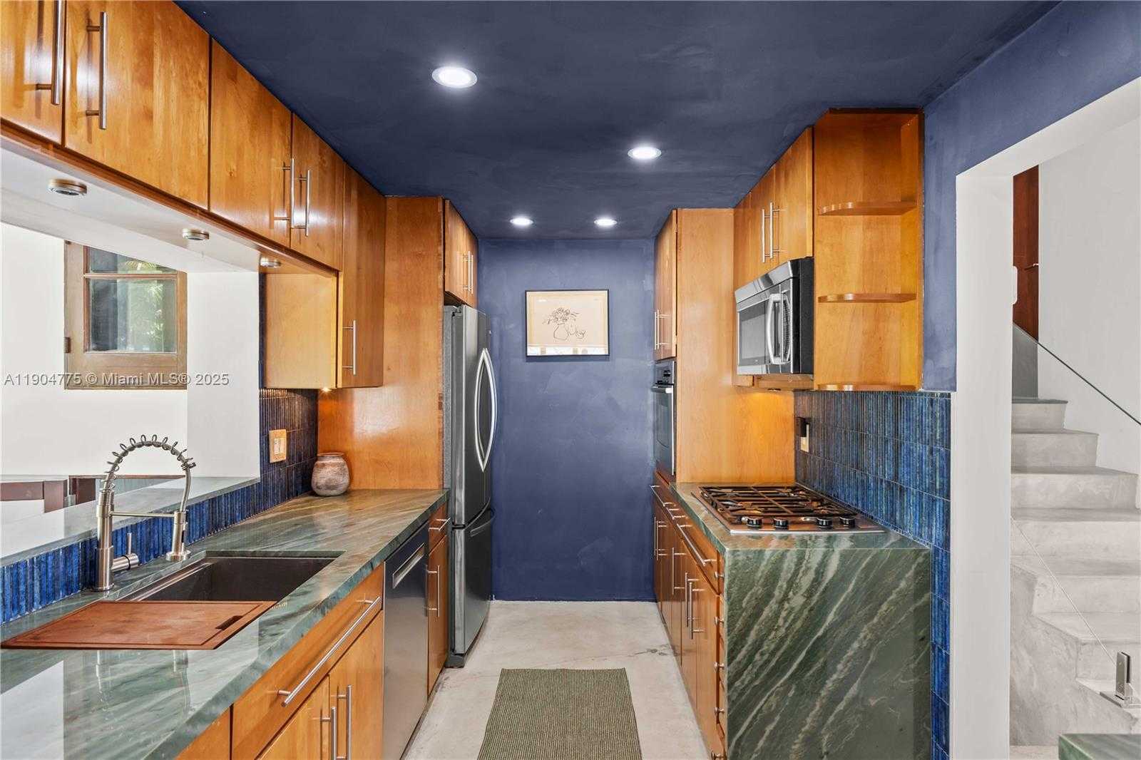 Small Image of 1071 NORTH EAST 85TH ST, Miami Number 17