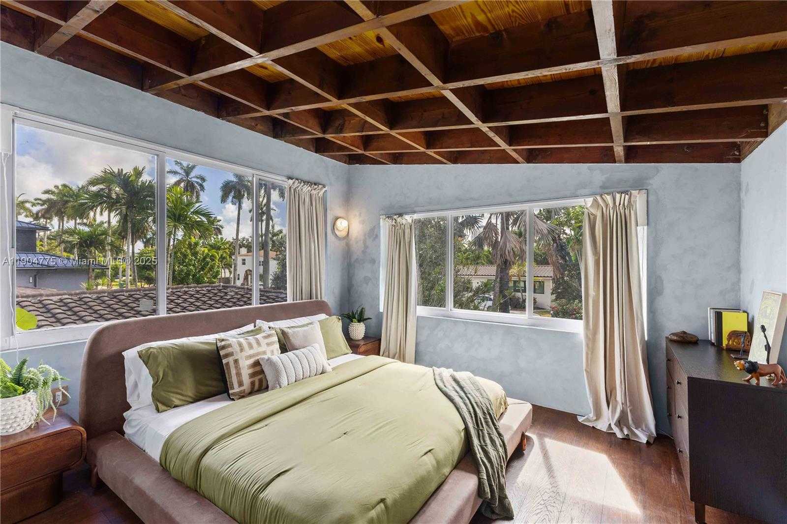 Small Image of 1071 NORTH EAST 85TH ST, Miami Number 21