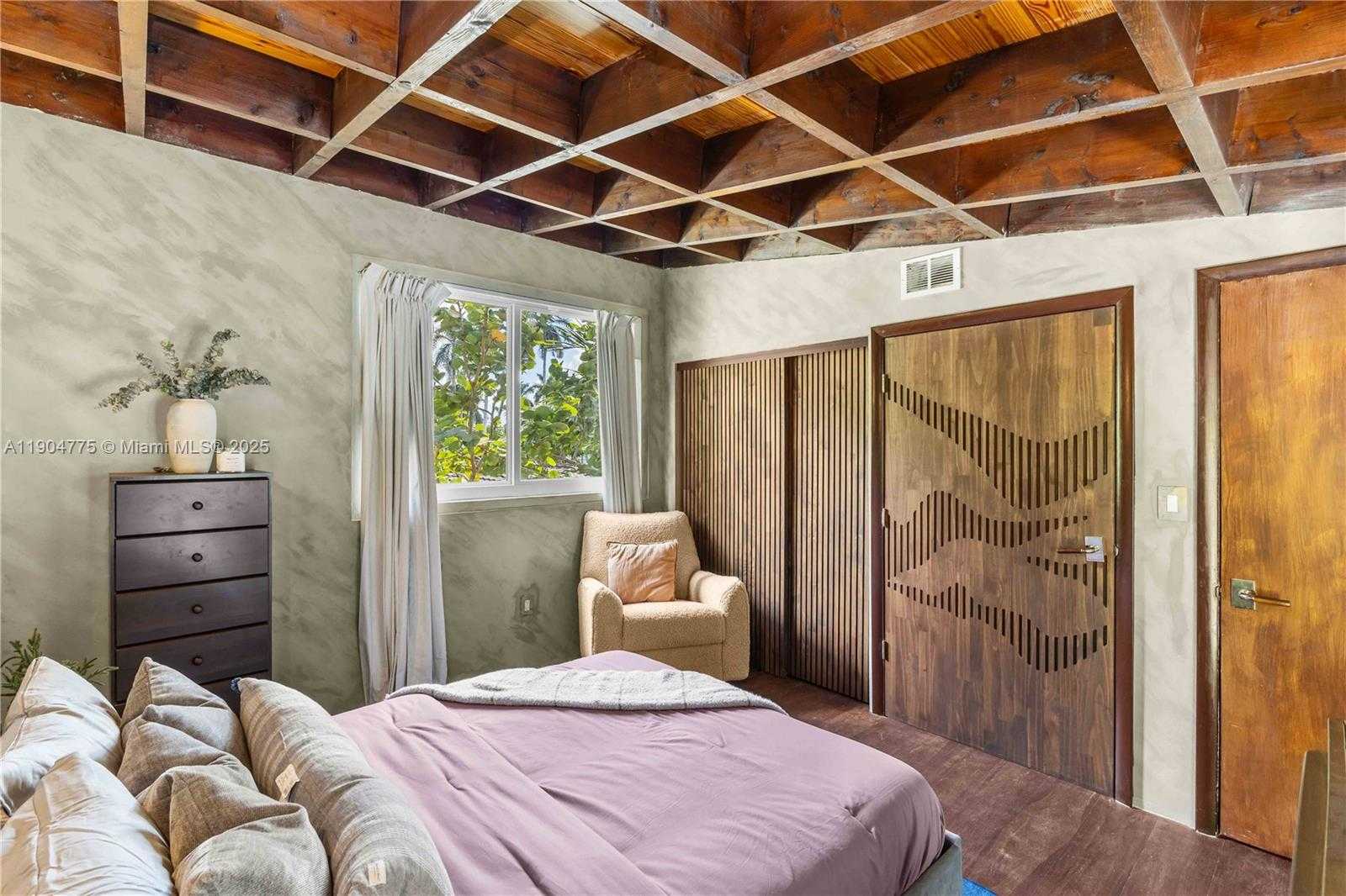 Small Image of 1071 NORTH EAST 85TH ST, Miami Number 27