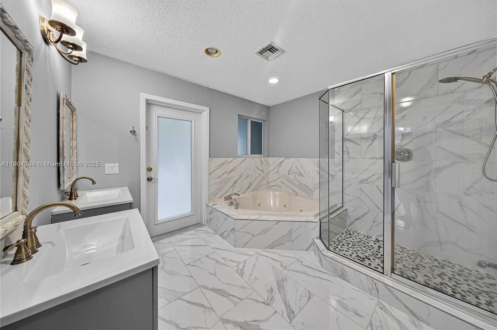 Small Image of 2801 CORAL SHORES DR, Fort Lauderdale Number 15