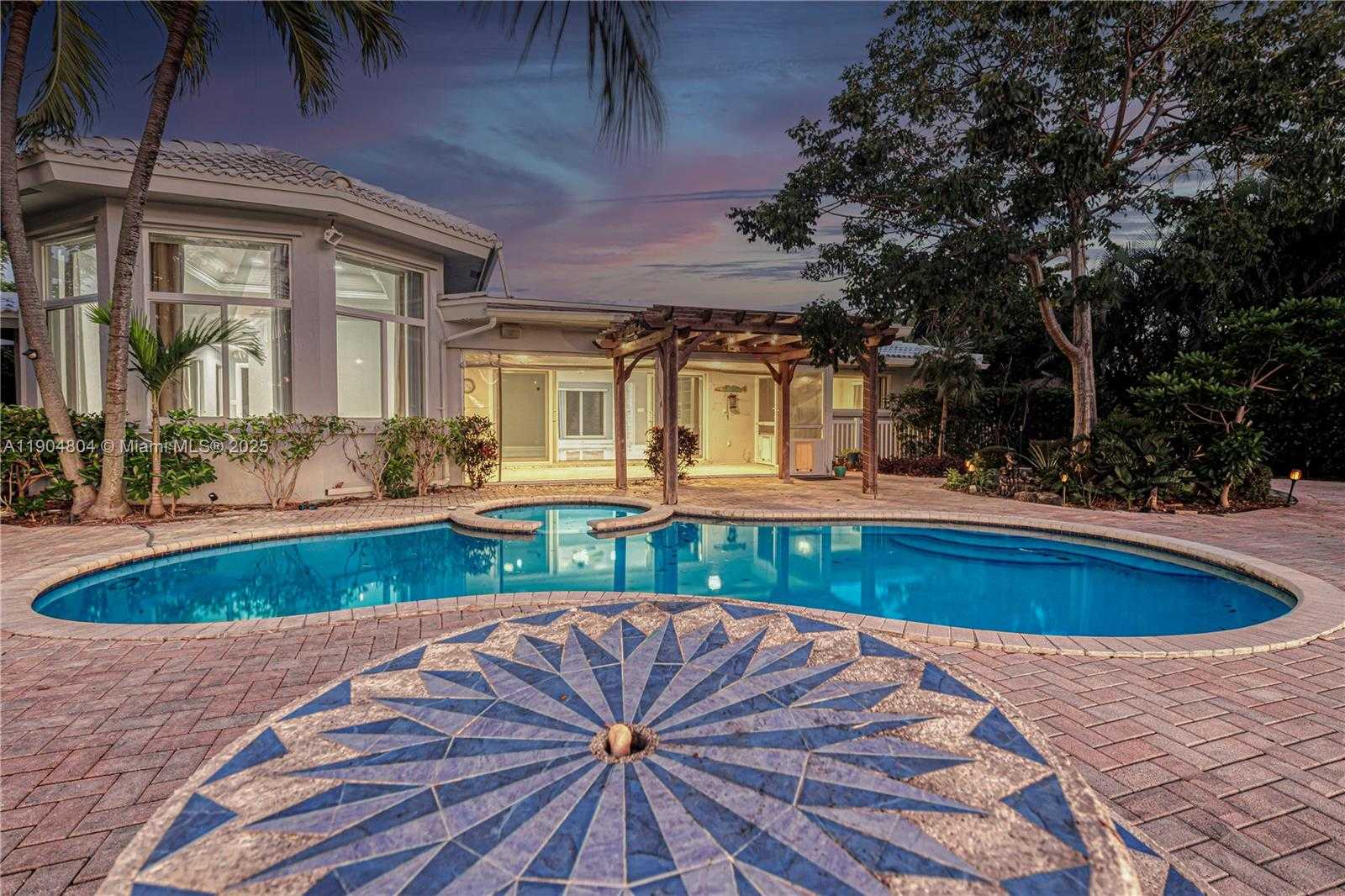 Small Image of 2801 CORAL SHORES DR, Fort Lauderdale Number 2