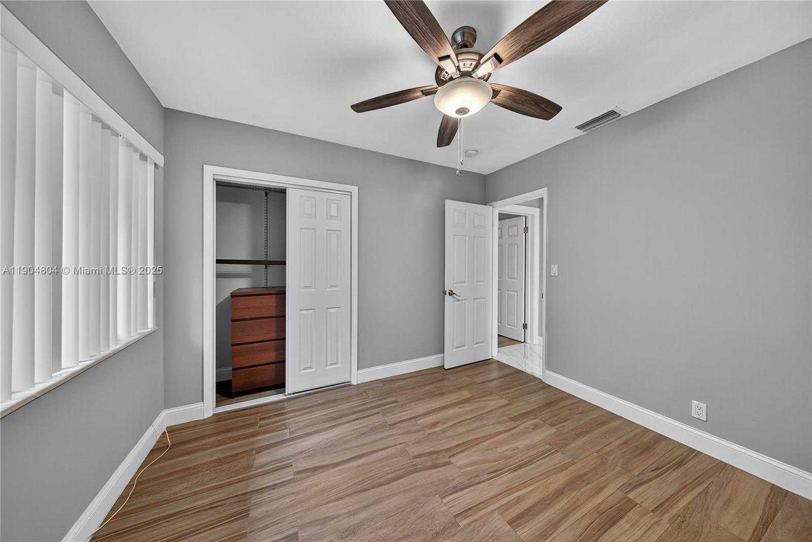 Small Image of 2801 CORAL SHORES DR, Fort Lauderdale Number 21